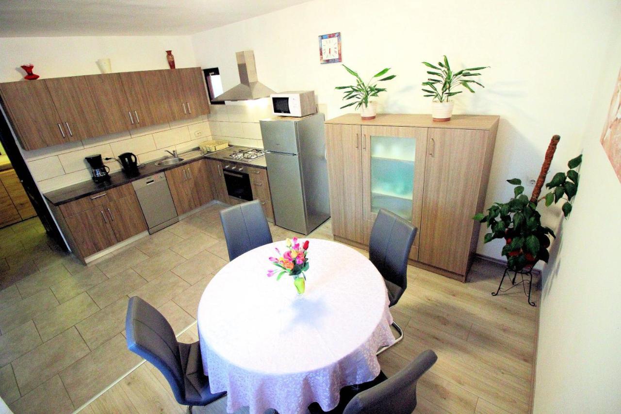 Apartment Leana Selce Exterior photo